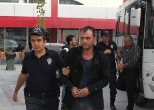 Kaçak silah çetesinde 17 kişi adliyede