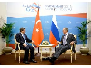 Davutoğlu, Rusya Dışişleri Bakanı Lavrov İle Bir Araya Geldi