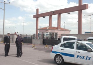 Cezaevi önünde yaralamaya 46 yıl hapis cezası