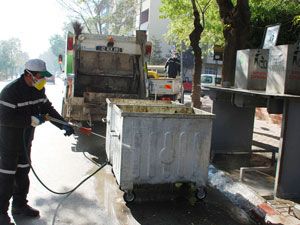 Çöp konteynerleri dezenfekte ediliyor