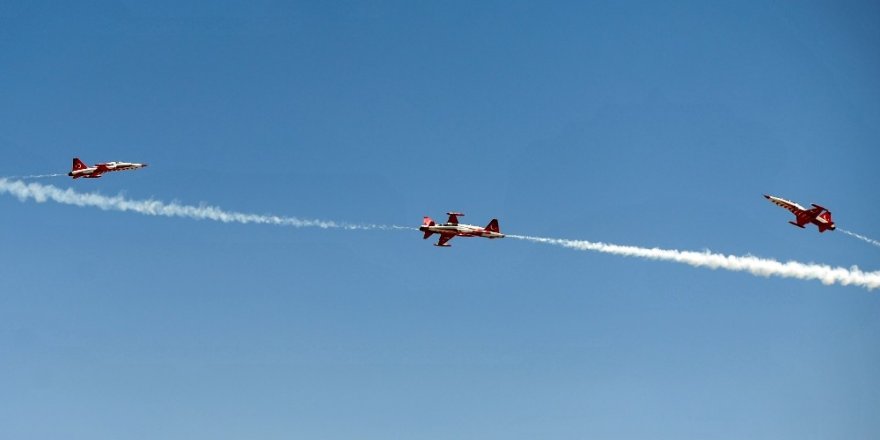 Türk Yıldızları Konya’da nefes kesti