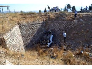 Otomobil Şarampole Yuvarlandı: 5 Yaralı