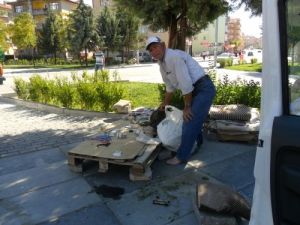 Zabıta Ekipleri Okul Önlerini Denetliyor