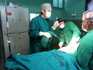 Türk Doktorlar Tanzanya’da İlklere İmza Attı