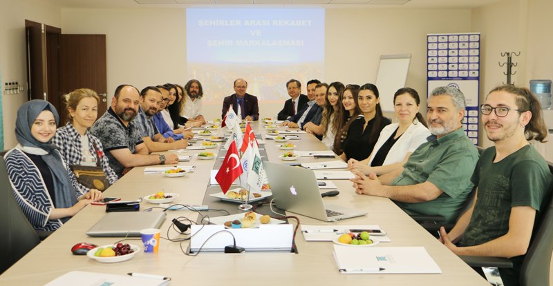 İletişimciler KTO Karatay Üniversitesi’nde buluştu