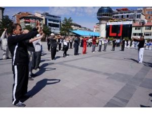 Erzurum'da Sağlıklı Yaşam Yürüyüşü