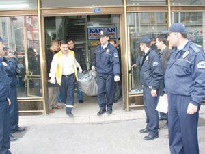 Gece bekçisi öldürüldü