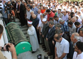 Destici Konya'da cenaze namazına katıldı