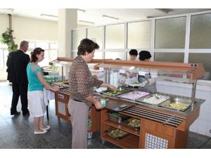 Uludağ Üniversitesi'nde Yemekler Salata Büfesi İle Daha Da Zenginleşti