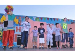 Tuzla'da Her Akşam Bir Mahalle Şenleniyor