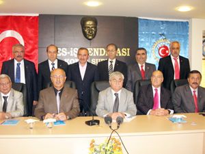 Türk-İş’te devir teslim töreni