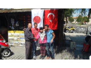 Göreme’de Dükkanlar Türk Ve Japon Bayraklarıyla Donatılıyor