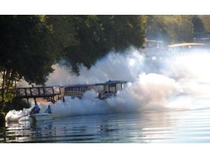 Manavgat Irmağı'nın Kenarı Sivrisineklere Karşı İlaçlandı