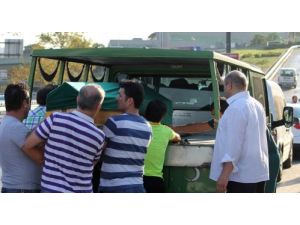 Virajı Dönemen Sürücü Yayaya Çarptı