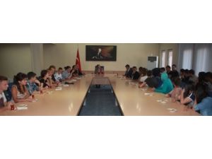 Polonya Ve İtalya’dan 13 Genç Hakkâri’ye Geldi