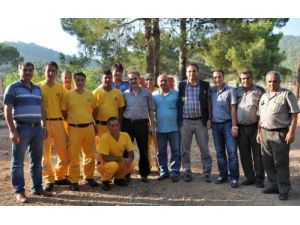 Yangına Erken Müdahale Eden Ormancılara Köylülerden Teşekkür
