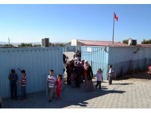 Binası Olmayan Okulda Eğitim, Konteyner Sınıflarda Başladı