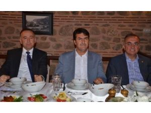 Osmangazi Belediye Başkanı Dündar Sanayicileri Ağırladı