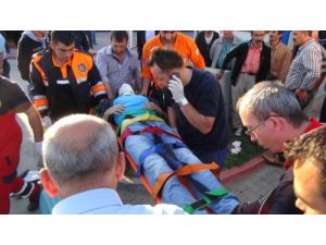 Zonguldak’ta 2 Minibüs Kafa Kafaya Çarpıştı: 2’si Ağır 16 Yaralı