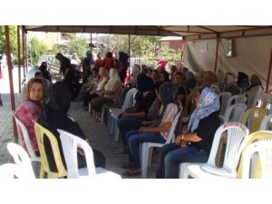 Atakan Ailesi Taziyeleri Kabul Ediyor