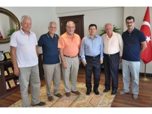 Hanedan Torunları, Bodrum Kaymakamı Gödekmerdan'ı Ziyaret Etti