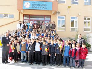 Kardeş öğrencilerden hediye