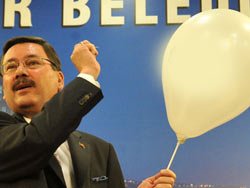 Melih Gökçek: Sarıgül balon bir şey olmaz