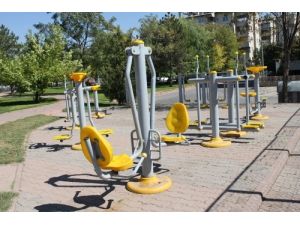 Spor Parkında Oynayan Çocuk Parmağından Oldu