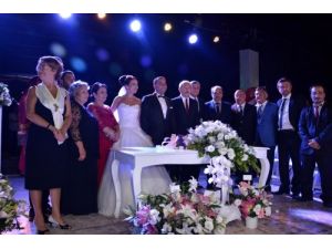 Kılıçdaroğlu Nikah Şahitliği Yaptı