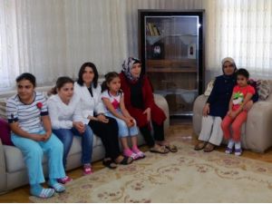 Malatya Valisi Şahin'in Eşi Çocuk Evlerini Ziyaret Etti