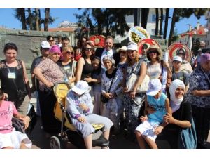 21. Ayvalık Zihinsel Engelliler Şenliği'nde 700 Engelli Bir Araya Geldi.