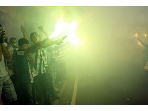 Bursaspor'a Meşaleli Karşılama