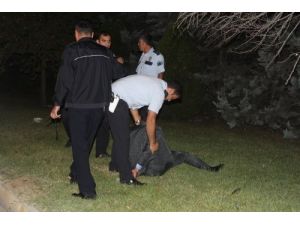 Kaza Yapan Sürücü Polislere Zor Anlar Yaşattı
