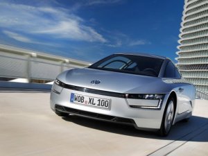 Volkswagen XL1 100 kilometrede 1 litre yakıyor