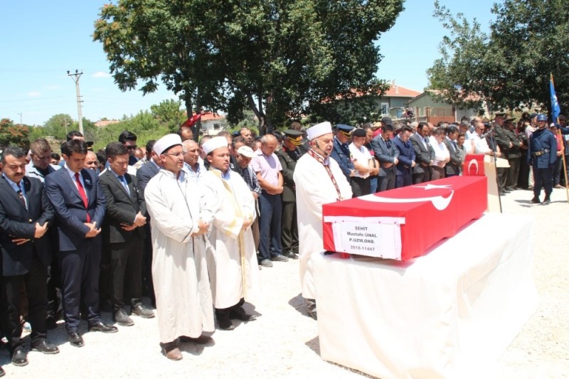 Konya şehidini dualarla son yolculuğuna uğurladı