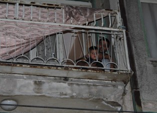 Ağlayınca mahalleyi ayağa kaldırdı