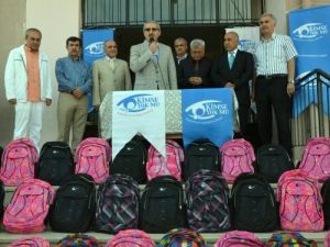 Konya Kimse Yok Mu, 7 Bin Öğrenciye Kırtasiye Paketi Hediye Etti