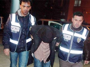 Sırt çantasında eroinle yakalandı