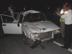 Otomobil Yola Çıkan Ata Çarptı: 1 Yaralı