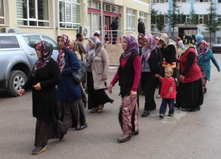 Veliler ücretsiz servis istiyor