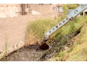 Çoruhözü Deresi Temizlenmeye Başlandı