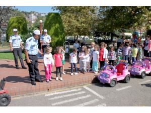 Minik Öğrenciler Trafik Kurallarını Öğrendi