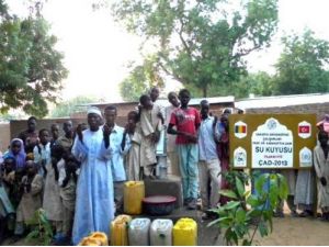 Öğrencileri Prof. Dr. Zaim Adına Çad’ta Su Kuyusu Açtırdı