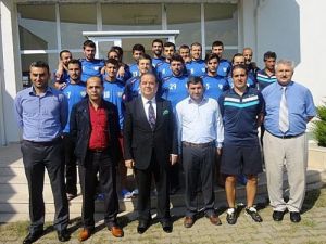 Kaymakam’dan Futbolculara Moral Ziyareti