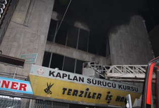 Terziler İşhanı'nda yangın