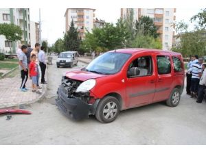 Elazığ'da Trafik Kazası: 5 Yaralı