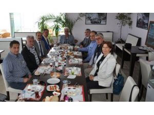 Mudanya'da Chp'nin Aday Adayları Kahvaltıda Buluştu