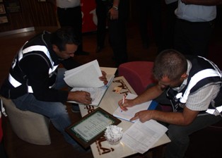 Polis ve zabıta nargile kafeleri denetledi