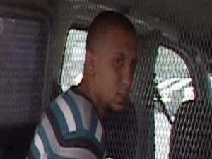 Çaldığı otomobilin yakıtı bitince.