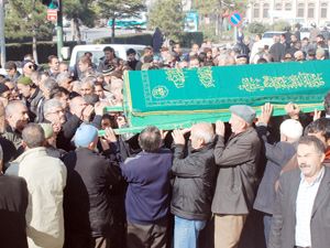 Emekli öğretmen Necati Tuna hayata veda etti